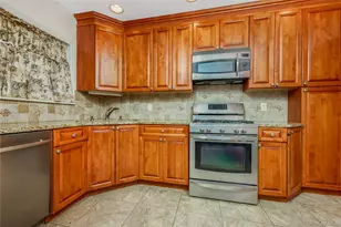 73-26 171st St, Fresh Meadows, NY 11366 - Photo 3