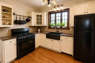 9519 242nd St, Floral Park, NY 11001 - Photo 9