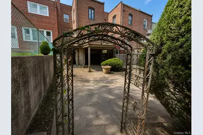 95-19 242nd Street, Floral Park, NY 11001 - Photo 25