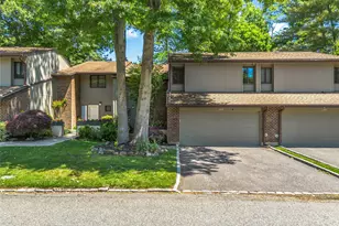 246 Hamlet Dr, Jericho, NY 11753 - Photo 5