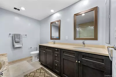 246 Hamlet Drive, Jericho, NY 11753 - Photo 21