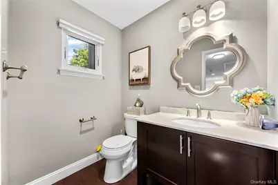 246 Hamlet Drive, Jericho, NY 11753 - Photo 15