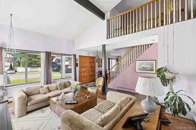 7 Stirrup Lane, Glen Cove, NY 11542 - Photo 5