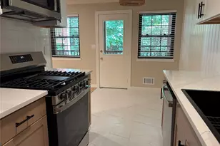 452 Somerset Dr, Pearl River, NY 10965 - Photo 9