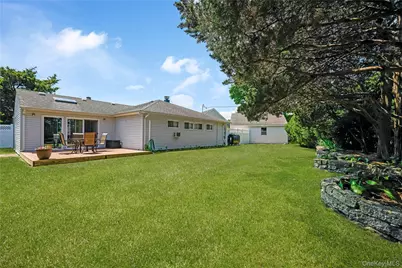 2316 Poe Court, Seaford, NY 11783 - Photo 5