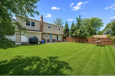 377 Montgomery Avenue, West Babylon, NY 11704 - Photo 35