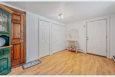 377 Montgomery Avenue, West Babylon, NY 11704 - Photo 5