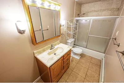 377 Montgomery Avenue, West Babylon, NY 11704 - Photo 25