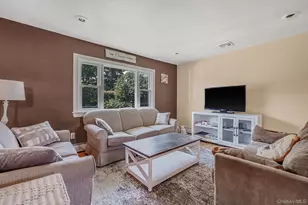 377 Montgomery Ave, West Babylon, NY 11704 - Photo 7