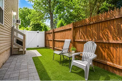 377 Montgomery Avenue, West Babylon, NY 11704 - Photo 31