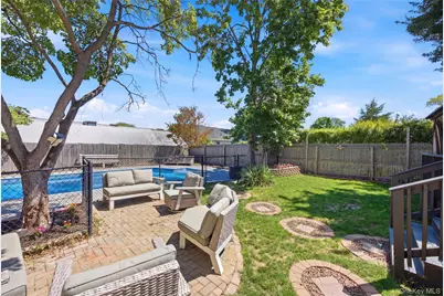 25 Parkdale Drive, North Babylon, NY 11703 - Photo 15