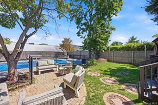 25 Parkdale Dr, North Babylon, NY 11703 - Photo 15