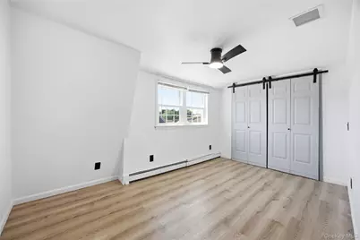 25 Parkdale Drive, North Babylon, NY 11703 - Photo 11