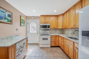61 N Ocean Ave, Islip, NY 11751 - Photo 5