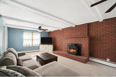 11 Lincoln Court, Copiague, NY 11726 - Photo 7