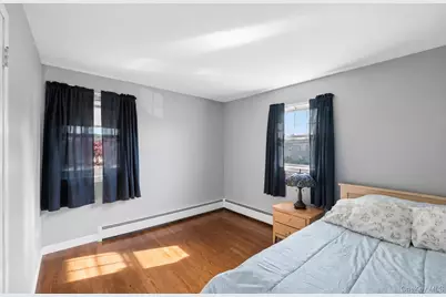 11 Lincoln Court, Copiague, NY 11726 - Photo 9
