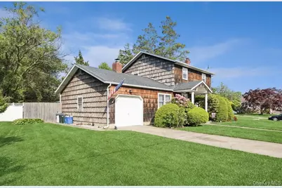 11 Lincoln Court, Copiague, NY 11726 - Photo 17