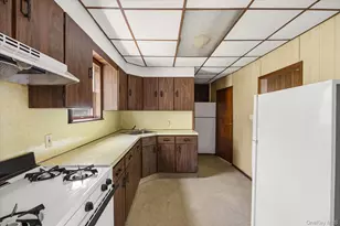 61-12 56th Dr, Maspeth, NY 11378 - Photo 15