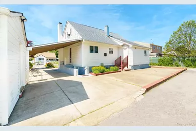 22 Montgomery Street, Brentwood, NY 11717 - Photo 31