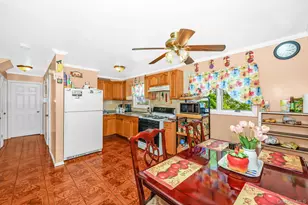 22 Montgomery St, Brentwood, NY 11717 - Photo 5
