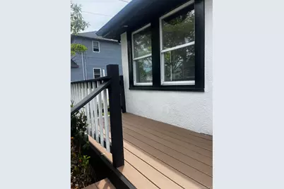 146 Penataquit Avenue, Bay Shore, NY 11706 - Photo 9
