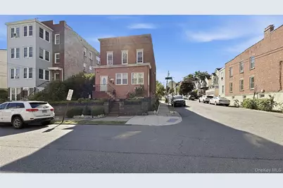 167 Voss Avenue, Yonkers, NY 10703 - Photo 17