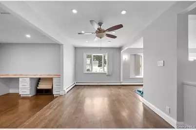 389 33rd Street, Lindenhurst, NY 11757 - Photo 7