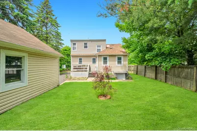 12 Mallar Avenue, Bay Shore, NY 11706 - Photo 23