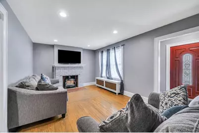 12 Mallar Avenue, Bay Shore, NY 11706 - Photo 3