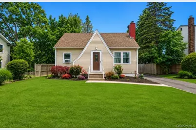 12 Mallar Avenue, Bay Shore, NY 11706 - Photo 1