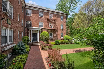 19 Schenck Avenue #1G, Great Neck, NY 11021 - Photo 1