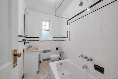 19 Schenck Avenue #1G, Great Neck, NY 11021 - Photo 11