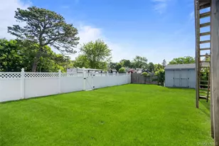 43 Woods Ln, Centereach, NY 11720 - Photo 29