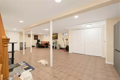 7831 220th Street, Oakland Gardens, NY 11364 - Photo 25
