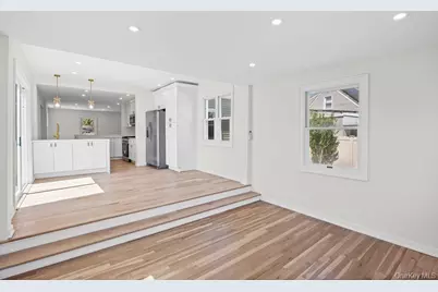 47 Walnut Avenue E, Farmingdale, NY 11735 - Photo 5