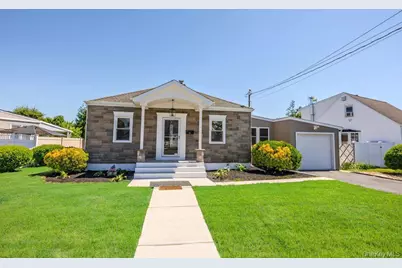 47 Walnut Avenue E, Farmingdale, NY 11735 - Photo 1
