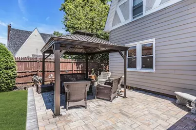1680 Roosevelt Street, Baldwin, NY 11510 - Photo 17