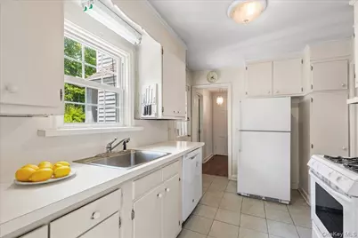541 Claflin Avenue, Mamaroneck, NY 10543 - Photo 11