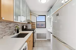 196-56 69th Ave, Fresh Meadows, NY 11365 - Photo 5