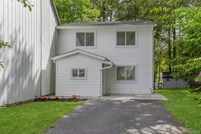 34 Elizabeth Way, Kiamesha Lake, NY 12751 - Photo 1