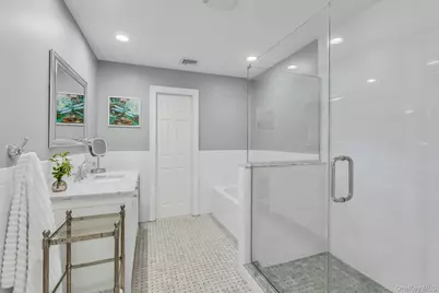 411 Hillside Avenue, West Sayville, NY 11796 - Photo 21