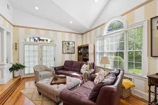 153 Roxbury Rd, Garden City, NY 11530 - Photo 11