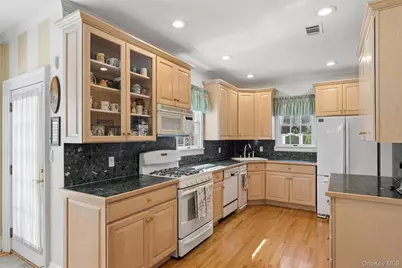 153 Roxbury Road, Garden City, NY 11530 - Photo 15