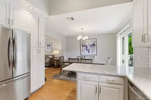 42 Kathleen Dr E, Syosset, NY 11791 - Photo 9