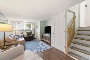 42 Kathleen Dr E, Syosset, NY 11791 - Photo 15