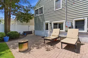 42 Kathleen Dr E, Syosset, NY 11791 - Photo 19