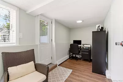 42 Kathleen Drive E, Syosset, NY 11791 - Photo 17