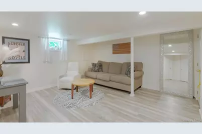 21 Jones Road, Hampton Bays, NY 11946 - Photo 21