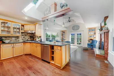 21 Jones Road, Hampton Bays, NY 11946 - Photo 9