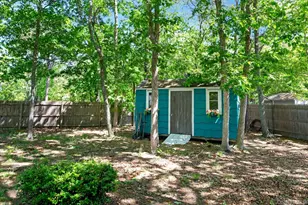 21 Jones Rd, Hampton Bays, NY 11946 - Photo 27